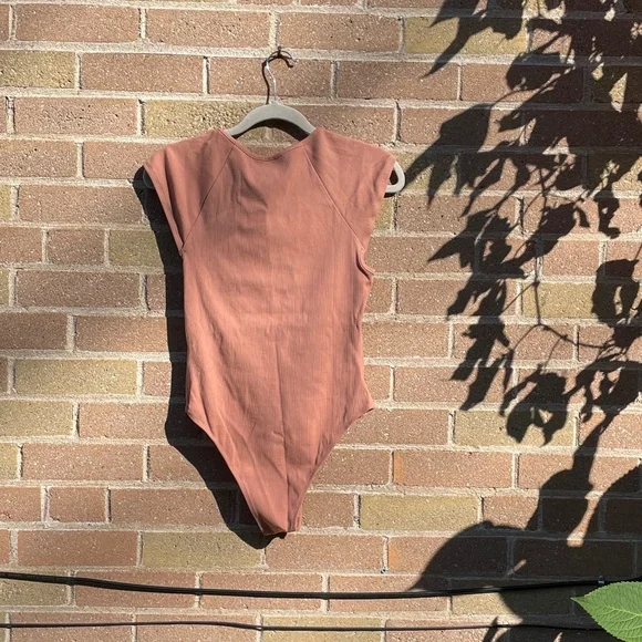 Bodysuit: Ribbed Square Neck - Picture 5 of 9